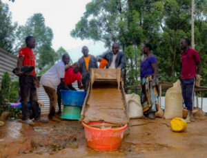 Illegal_gold_mining_in_the_firing_line Illegal gold mining in the firing line Photo: bird story agency