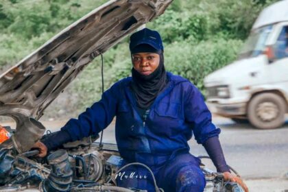 Tawakalt Onize Bello, the Hijabi Mechanic. Photo Credit_ Tawakalt_Facebook.
