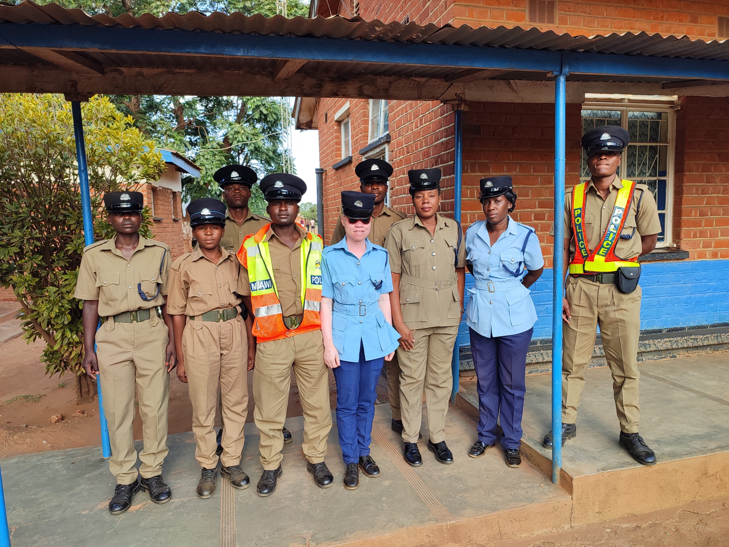 Brenda with colleagues at the station in Limbe, Blantyre, in southern Malawi. Photo : Edwin Nyirongo, bird story agency