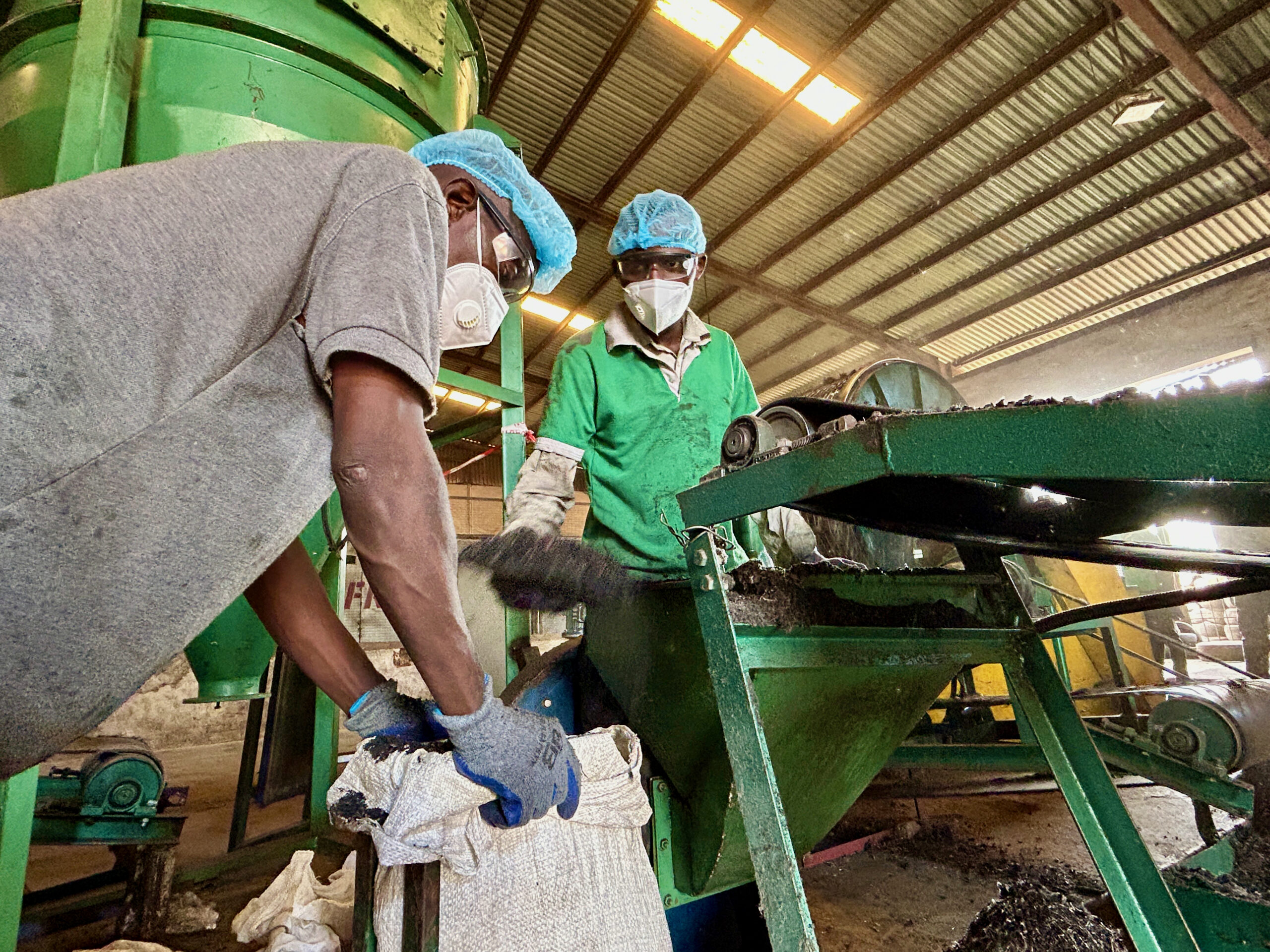 WS 8z KaDiscarded tyres being processed at the Freee Recycle factory. 2 April 2024. Ibadan, Nigeria. Photo credit: Bird story agency