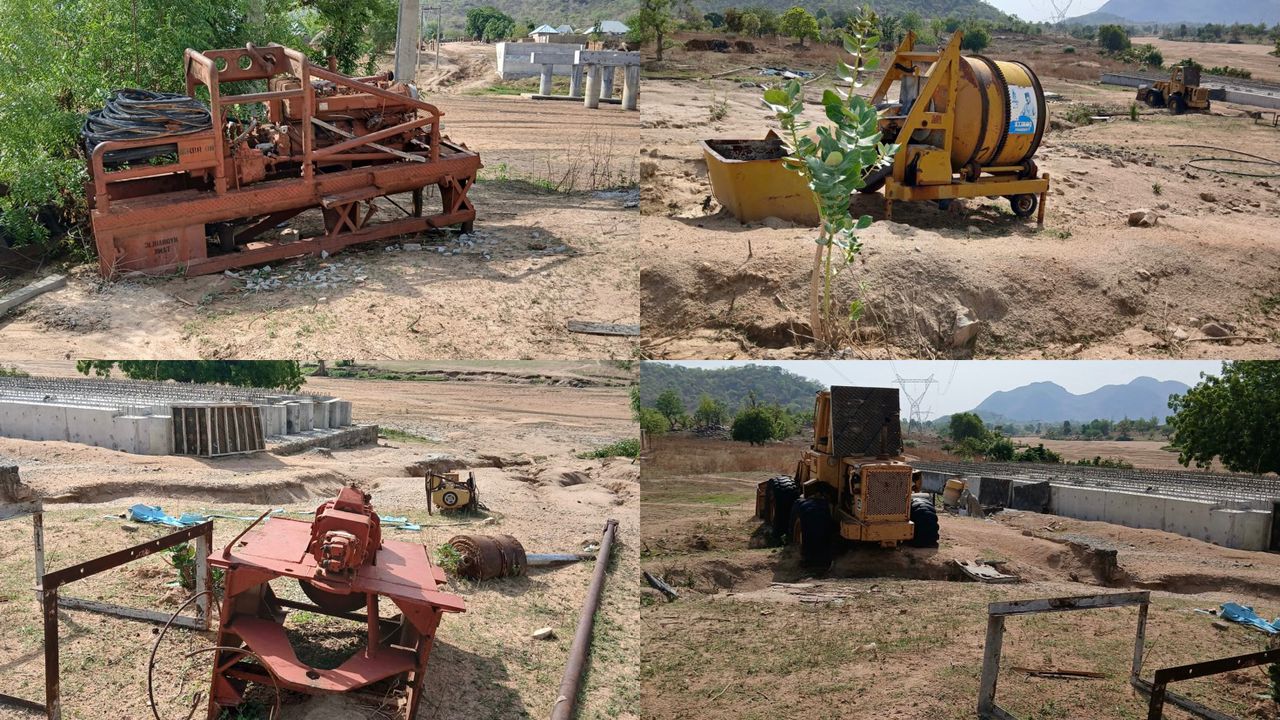 Construction equipment lay abandoned at the project site in Mararraban Lacheke. Photo credit: Yahuza Bawage.