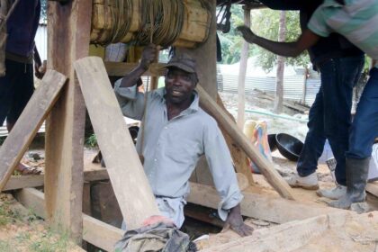 Christantus Induli, coming out of a 40-foot gold mine in the Musali area of Ikolomani, Kakamega County. Photo credit: Nathan Ombuni.