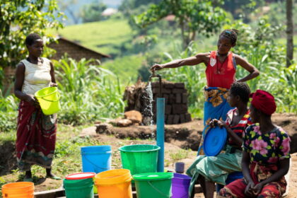 Women fetching water in Malawi. Credit: Water Witness/Thoko Chikondi