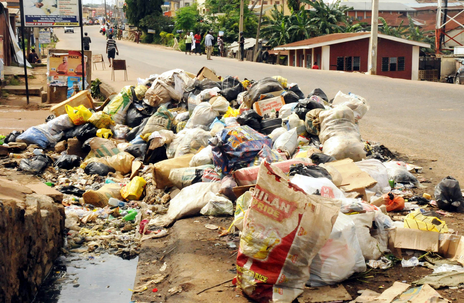 Refuse dumped along a street in Lagos