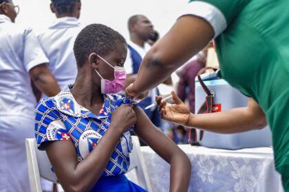 A Ghanaian teenage girl receives a shot of HPV vaccine. Credit: Ghana Fact