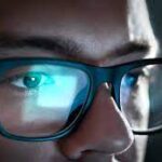 Blue-light glasses promise better sleep—Is this true? 3 Blue-light glasses promise better sleep—Is it true?