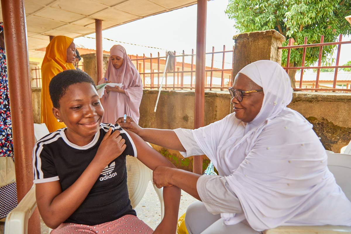 An HPV vaccination health worker in Lagos. Credit: Gavi, the Vaccine Alliance