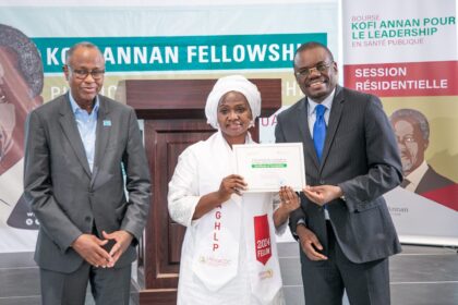 A graduate of the Kofi Annan Fellowship being awarded. Credit: African Union